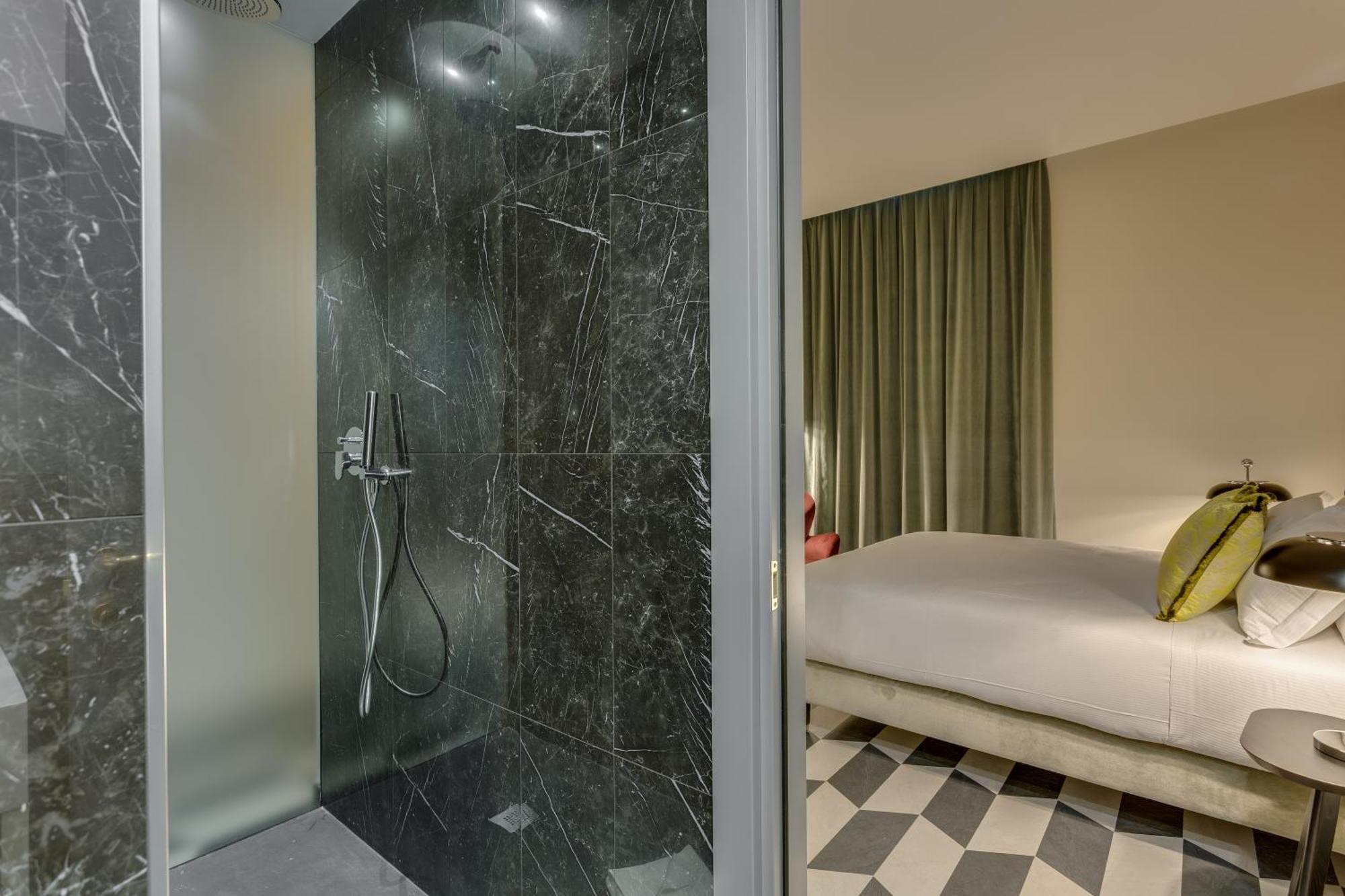 Superior Double or Twin Room,1216188640:JPEG